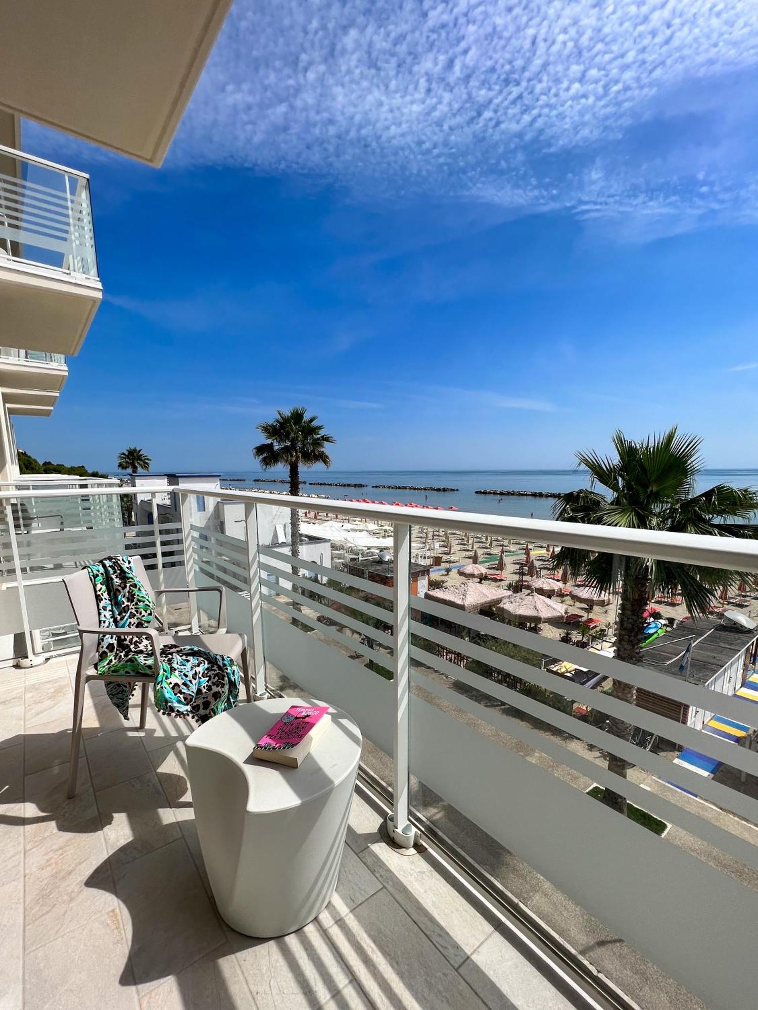Hotel Ideal Cupra Marittima Bagian luar foto