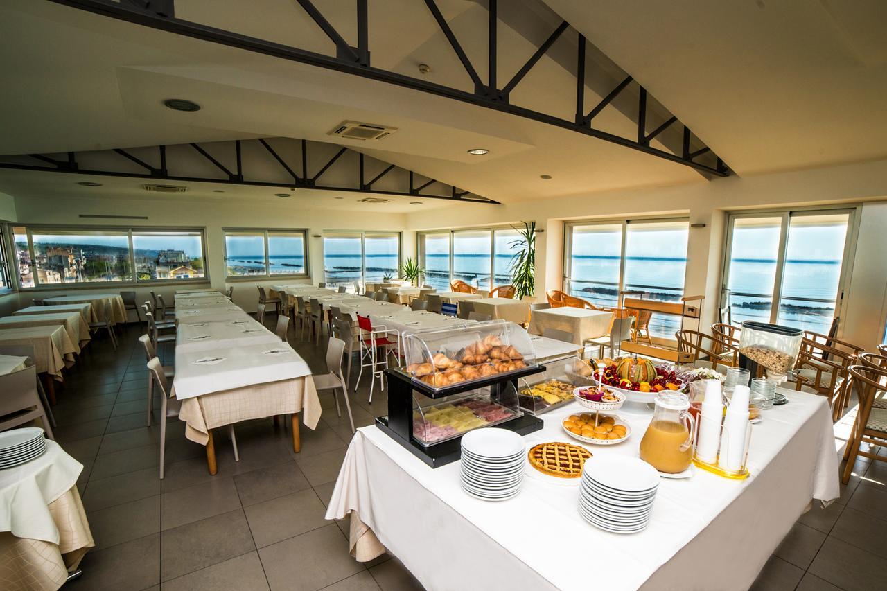 Hotel Ideal Cupra Marittima Bagian luar foto