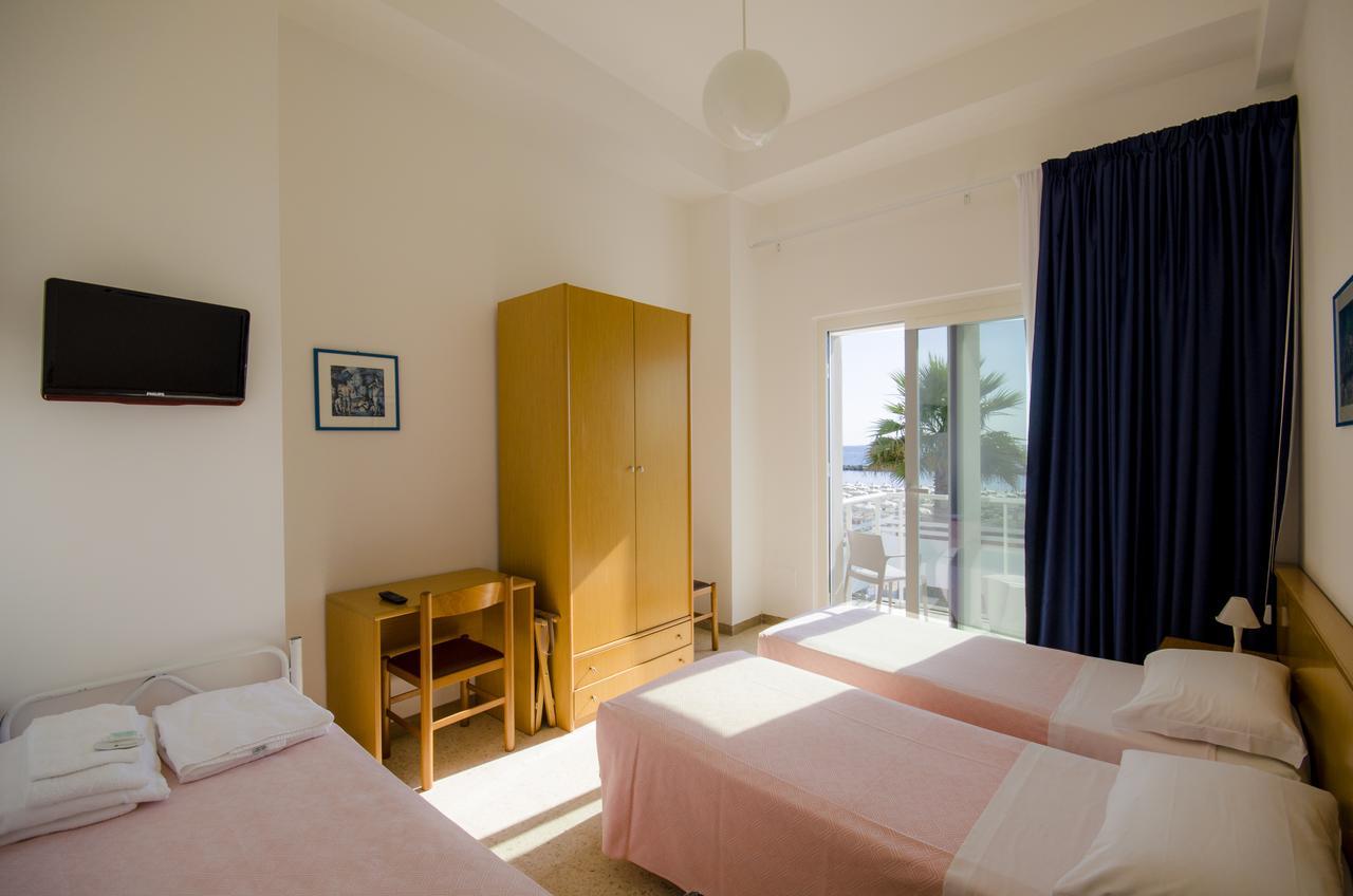 Hotel Ideal Cupra Marittima Bagian luar foto